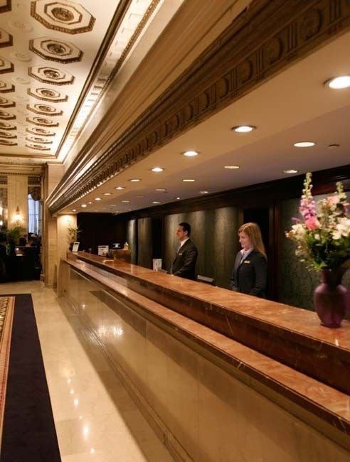 Réception d'un hôtel de luxe